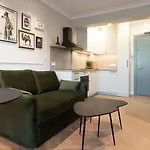 Hillhouse By Mw Estates Self Check-in 24h 아파트