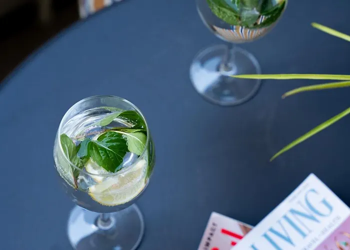 Hillhouse By Mw Estates Self Check-in 24h Апартаменты *